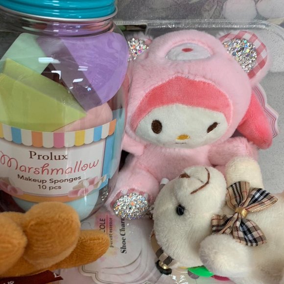 Mystery Bag with novelty accessories and jewelry - Picture 2 of 7